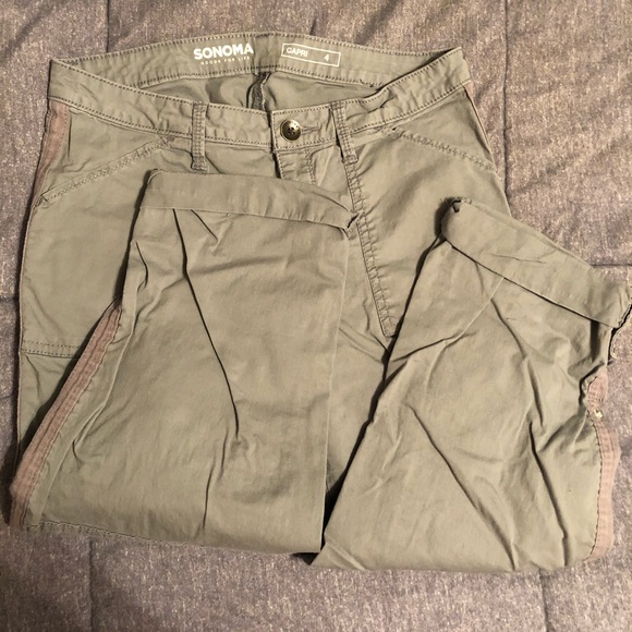 Clothes - Picture 6 of 8